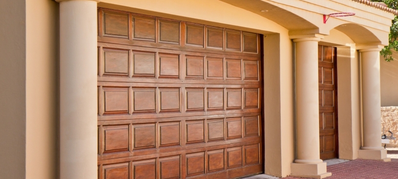 Read more about the article Summer Garage Door Maintenance Tips