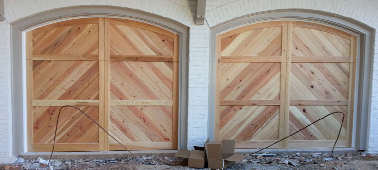 Read more about the article The Use of Wooden Garage Doors